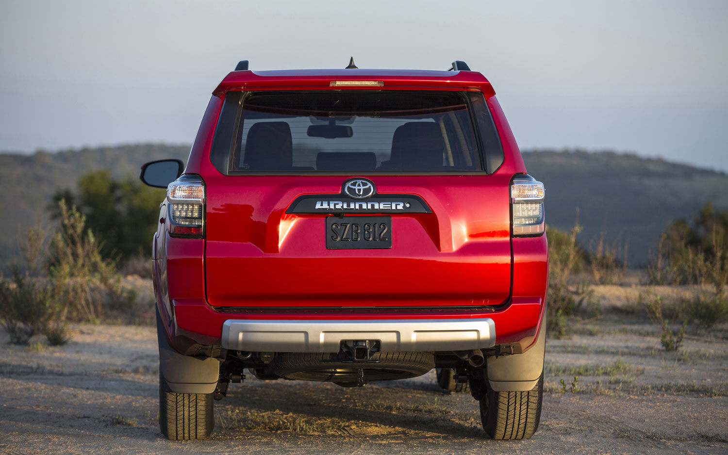 Comparison - Toyota 4Runner TRD OFF-Road 2018 - Vs - Toyota 4Runner SR5 ...